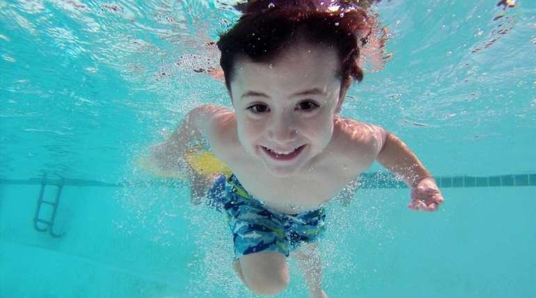 Transtorno do espectro autista TEA  e água.